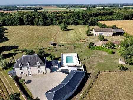 Manor House Nestled in 8 Hectares