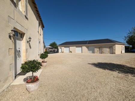 Manor House Nestled in 8 Hectares