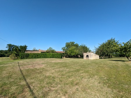 Manor House Nestled in 8 Hectares