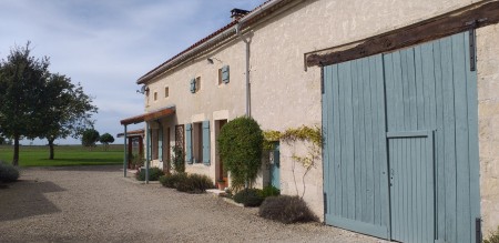 Beautiful Charentaise Farmhouse