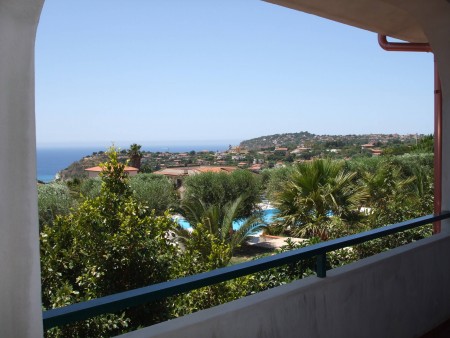 1st Floor, 2 Bed Apartment with Pool and Spectacular Mountain, Coastline and Sea Views