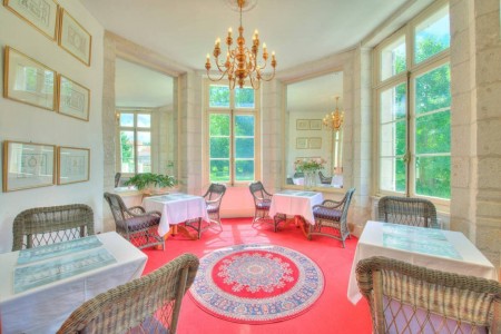 Magnificent Chateau with Parkland Landscaped Grounds