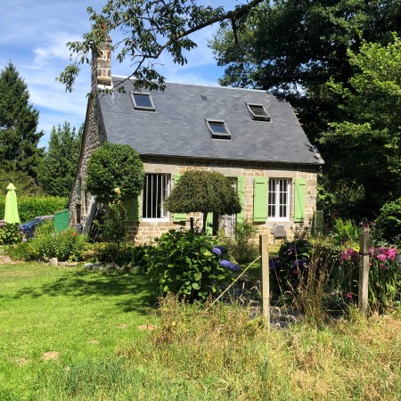 Pretty Cottage in Idyllic Location