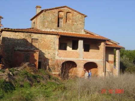 One of the Few Remaining Leopoldina Farmhouses Left in Tuscany (To Restore)