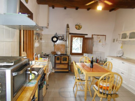 Turnkey Restored Tuscan Farmhouse Ideal for B&B