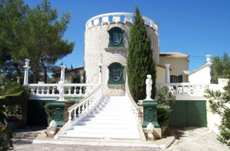 Stunning Hilltop Villa with Pool and Guest Gite