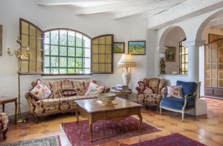 Stunning Hilltop Villa with Pool and Guest Gite