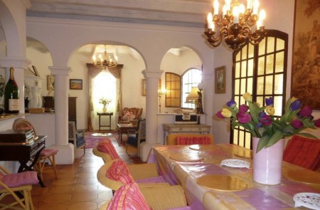 Stunning Hilltop Villa with Pool and Guest Gite