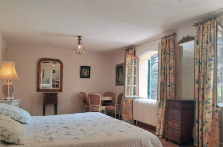 Stunning Hilltop Villa with Pool and Guest Gite