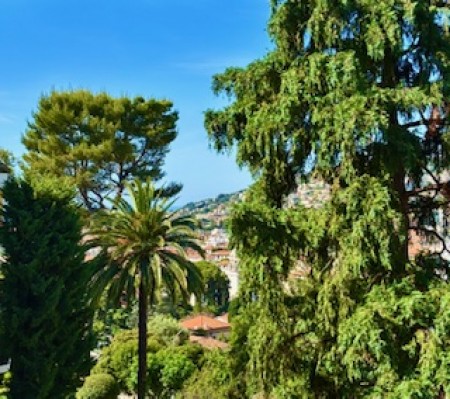 Apartment with Large Terrace in Nice