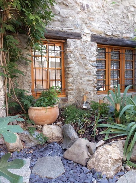 Beautiful Apartment By a Lake with Income Stream