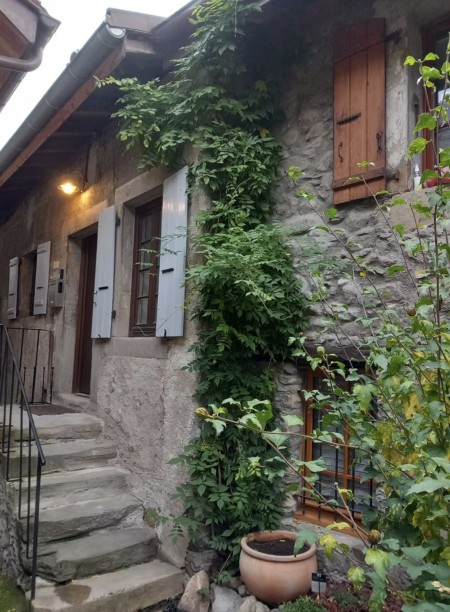Beautiful Apartment By a Lake with Income Stream