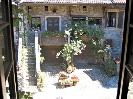 Beautiful Apartment By a Lake with Income Stream