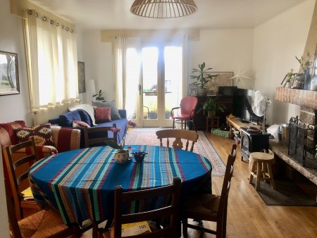 Home with Guest Gite Income in Tranquil Village