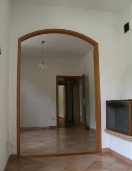 Charming 3 Bed House For Sale in Crespino del Lamone (Tuscany), Garden & Stream