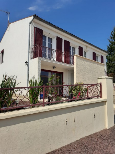 Lovely Late 1970's House with Garden