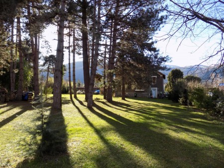 Superb 5-bed country home/B&B with pool in foothills of Pyrenees