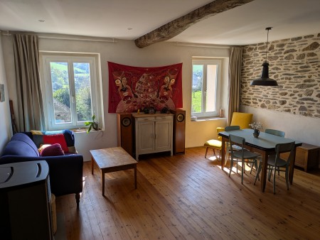 Charming Fully Renovated Farmhouse by the sea