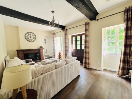 Pretty detached 2 bedroom cottage in Normandy