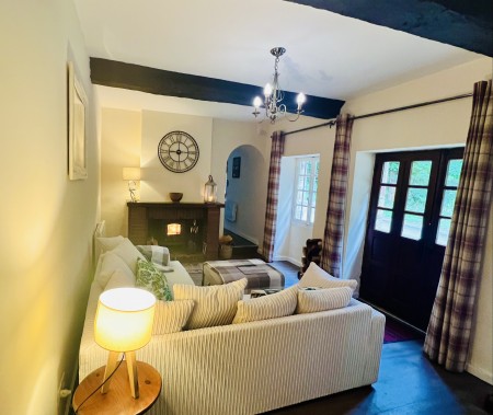 Pretty detached 2 bedroom cottage in Normandy