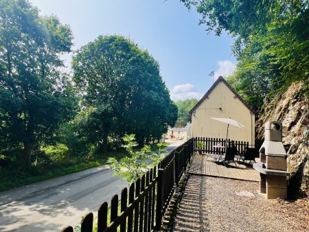 Pretty detached 2 bedroom cottage in Normandy